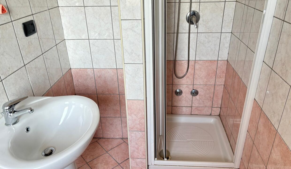 WhatsApp Image 2024-10-04 at 09.50.46 (12)