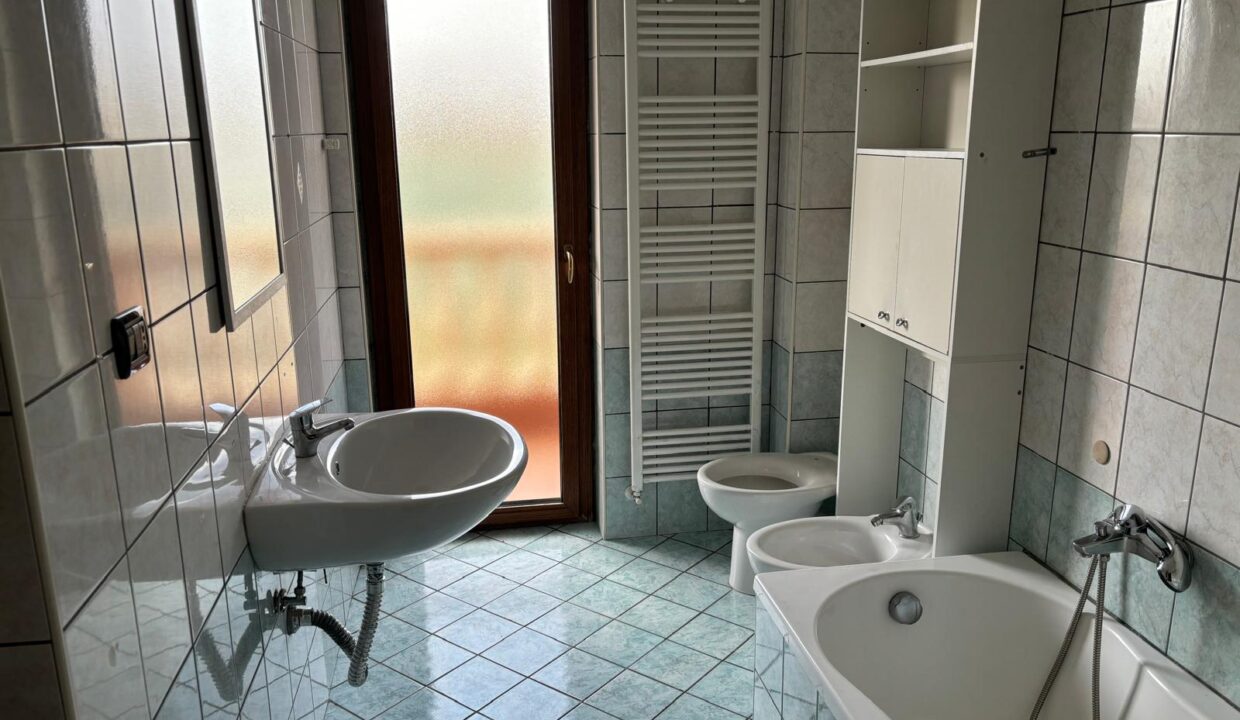 WhatsApp Image 2024-10-04 at 09.50.46 (13)