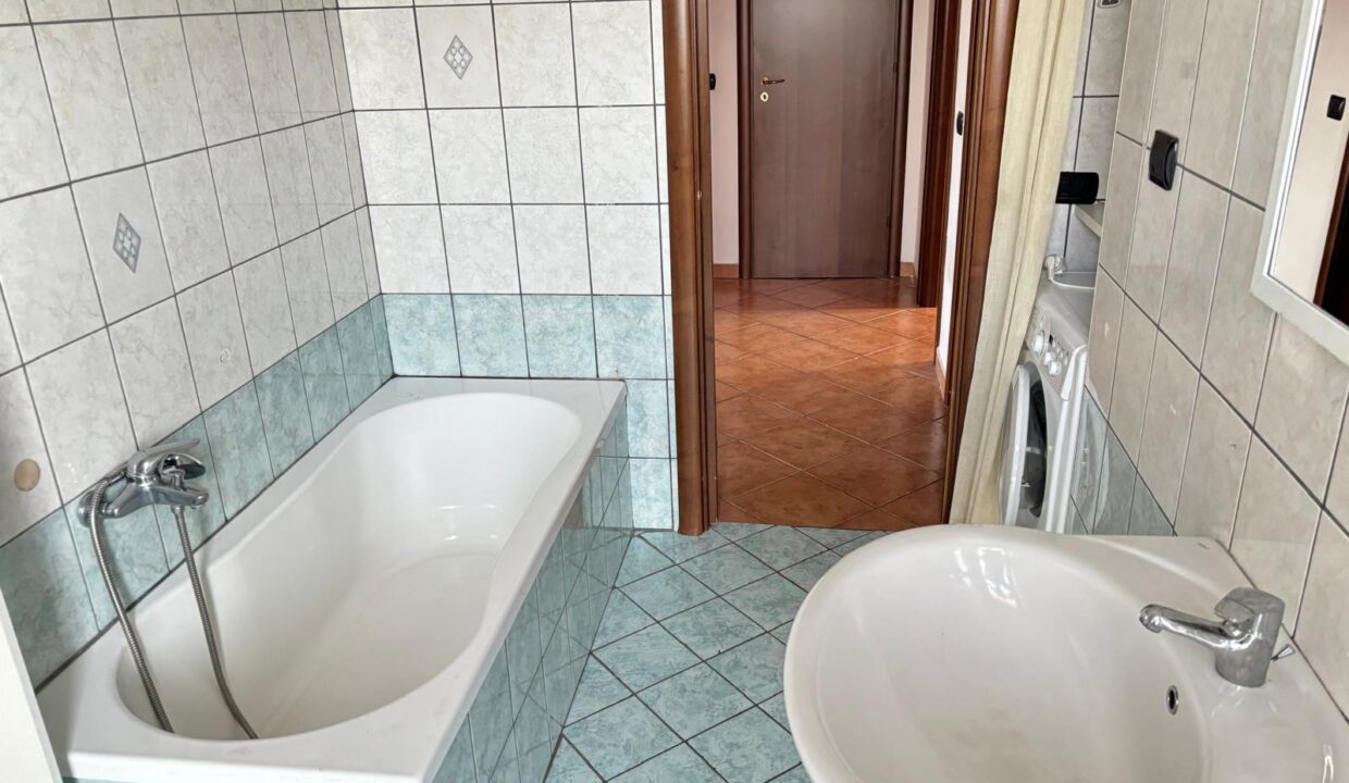 WhatsApp Image 2024-10-04 at 09.50.46 (14)