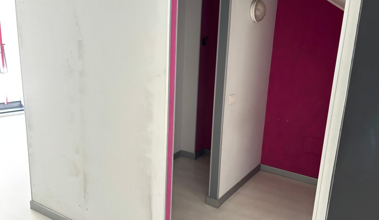 WhatsApp Image 2025-11-18 at 09.50.42 (12)